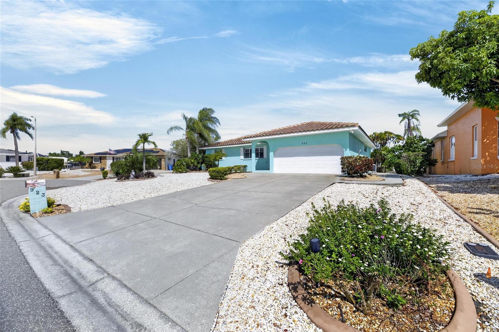 923 GOLF ISLAND DR