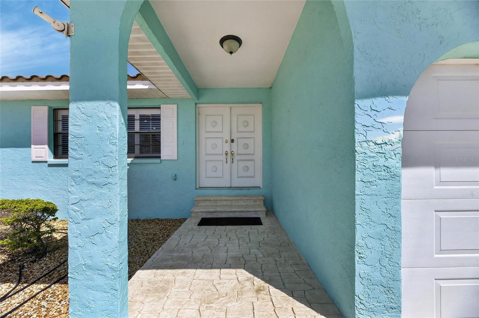 923 GOLF ISLAND DR