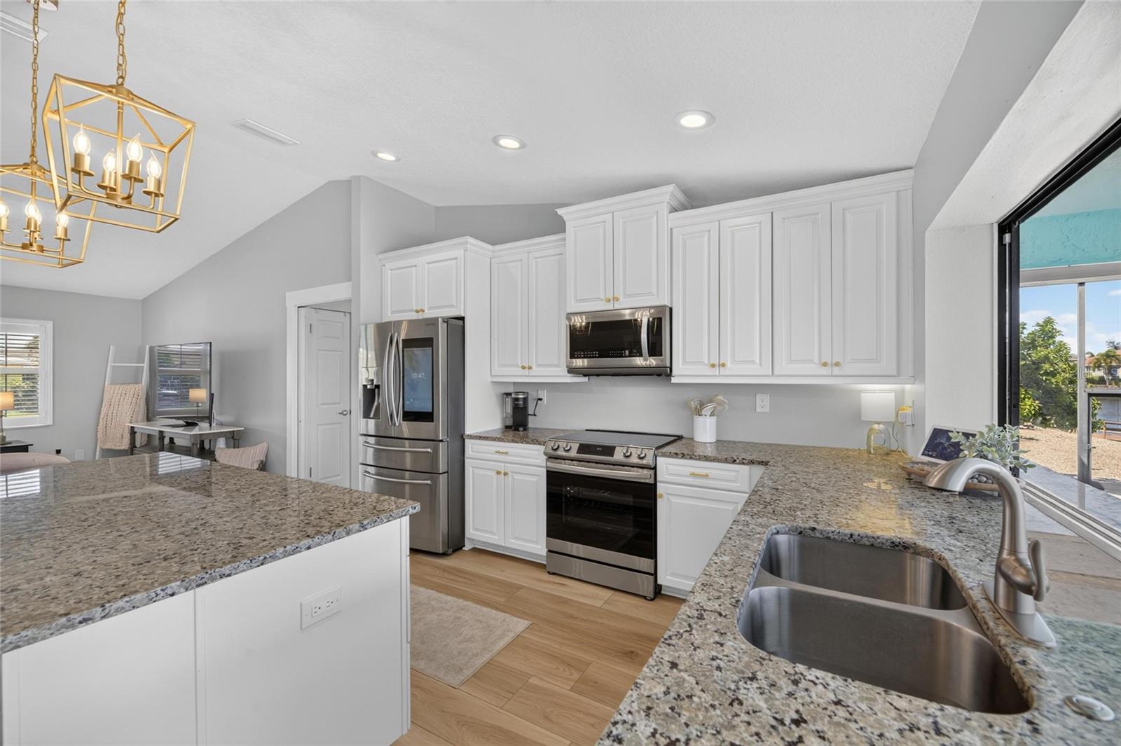 923 GOLF ISLAND DR