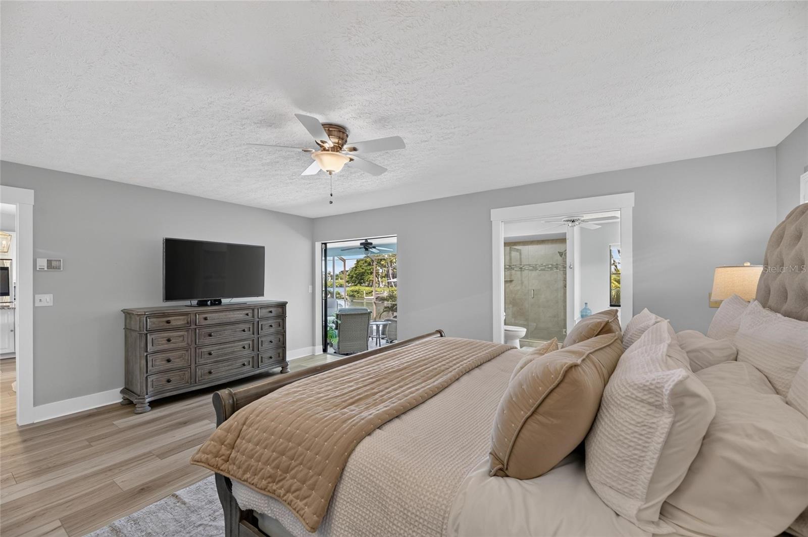923 GOLF ISLAND DR