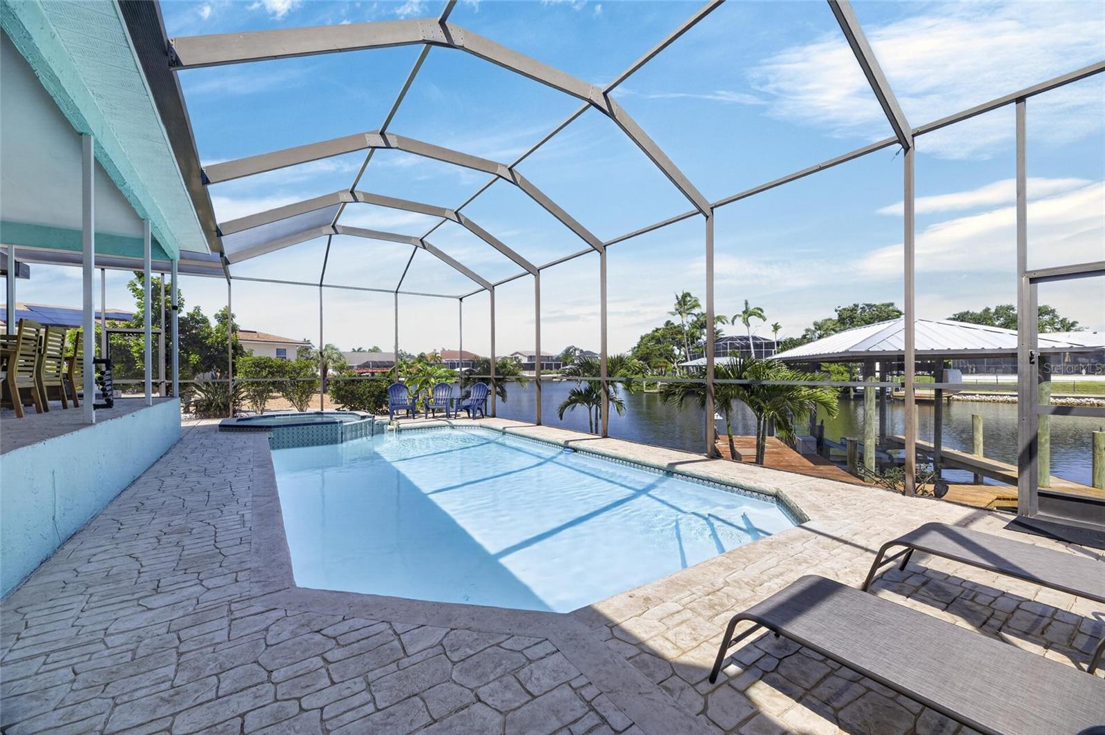 923 GOLF ISLAND DR