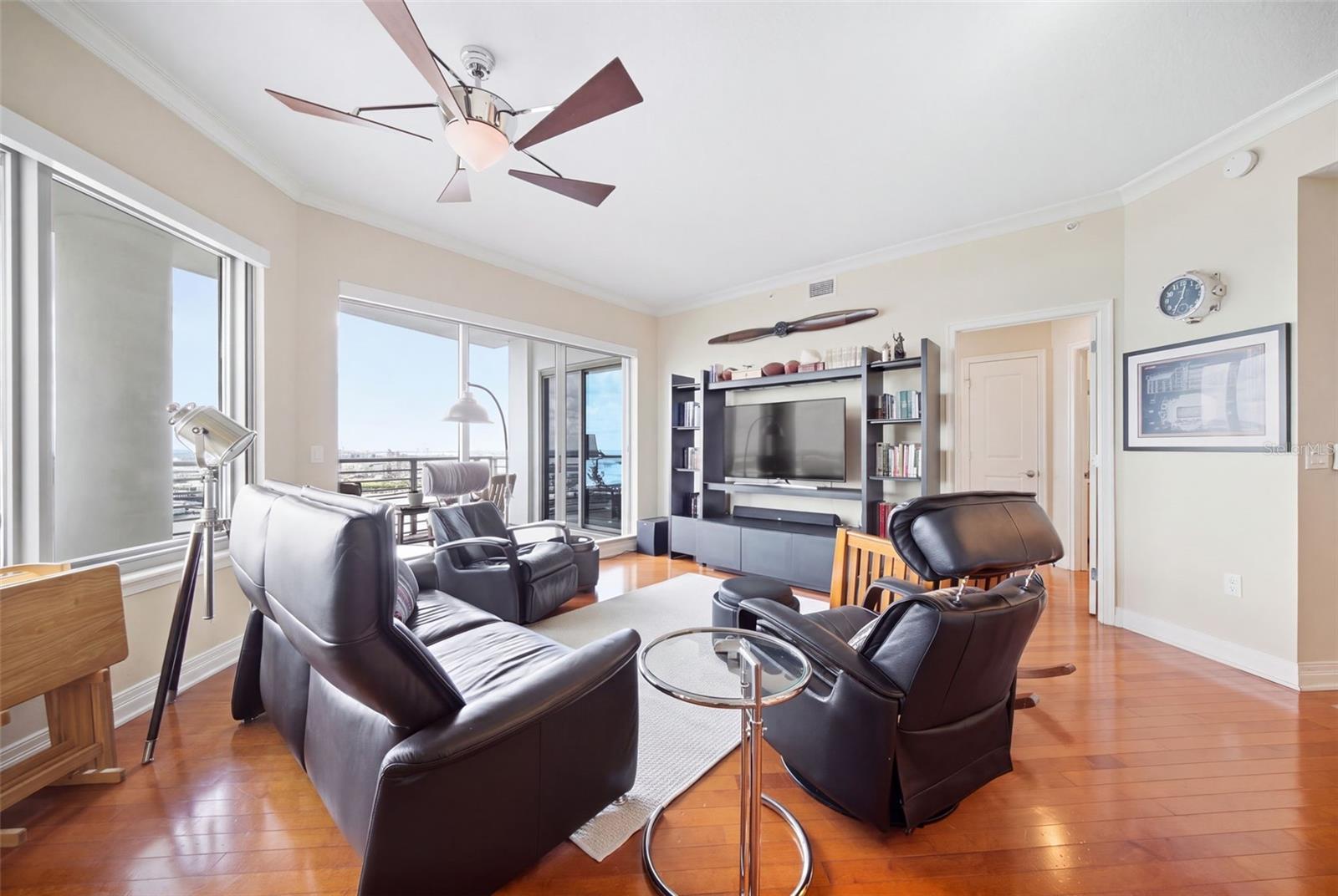 1209 E CUMBERLAND AVE #2005