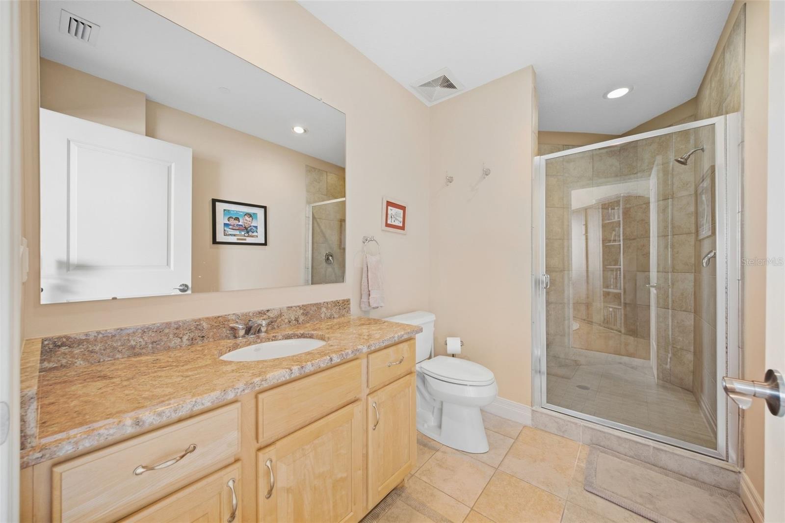 1209 E CUMBERLAND AVE #2005