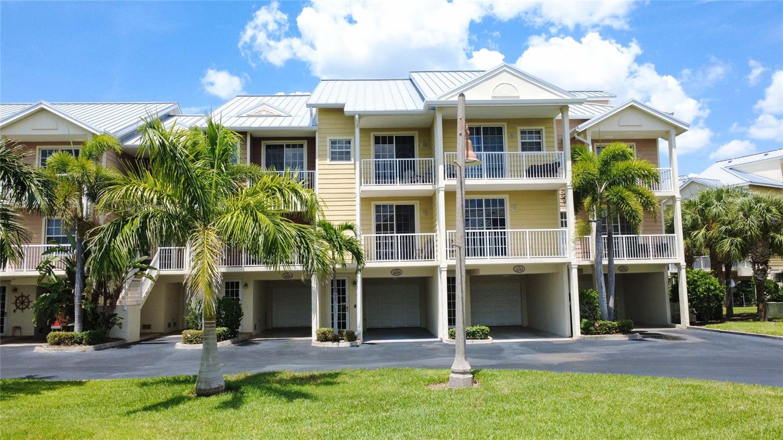 3259 Mangrove Point Dr, Ruskin