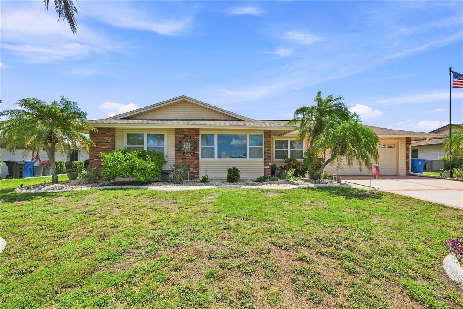 1405 Hacienda Dr, Sun City Center