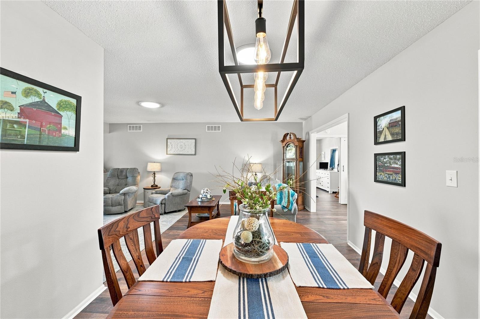 1405 HACIENDA DR