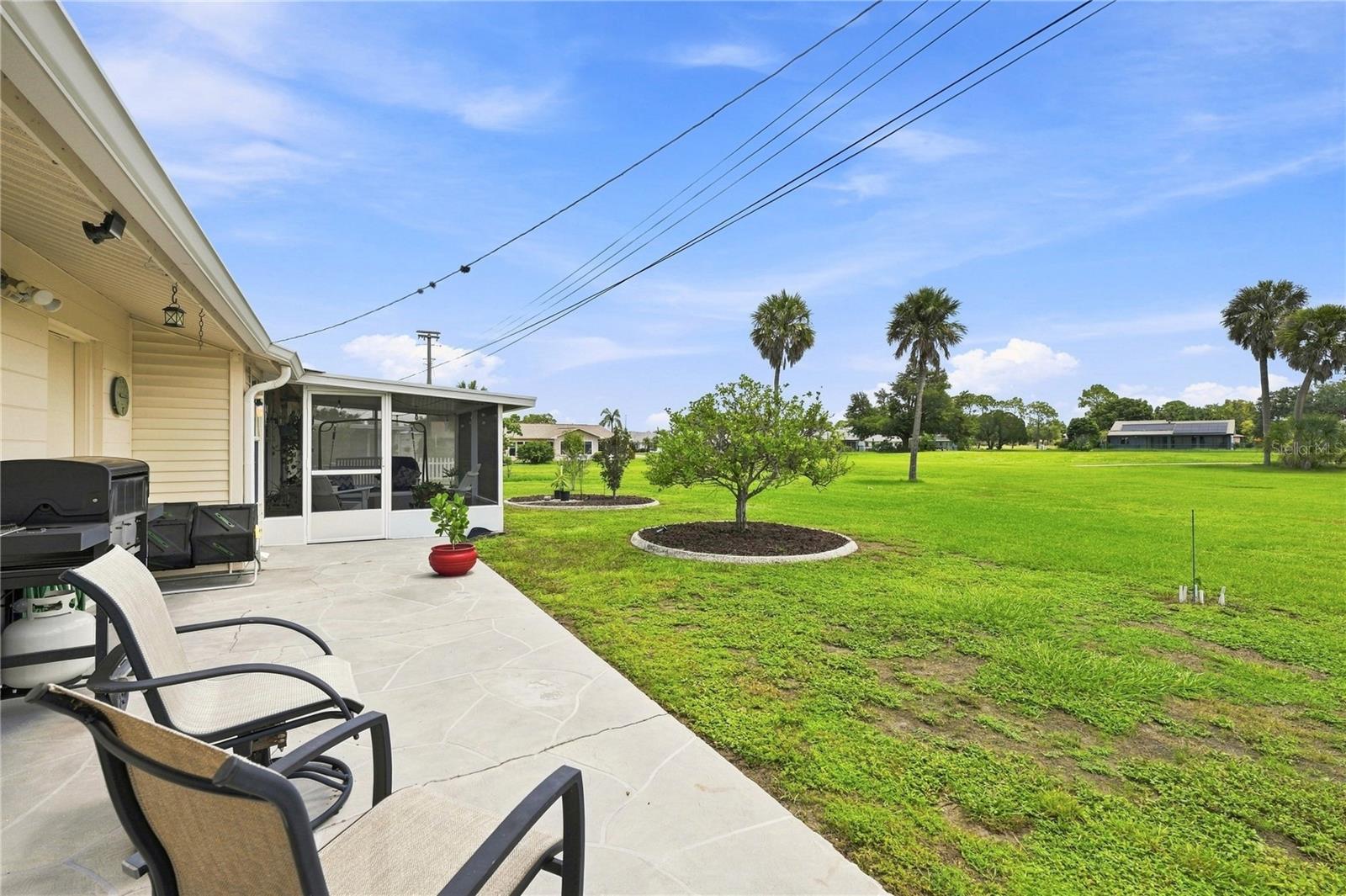 1405 HACIENDA DR