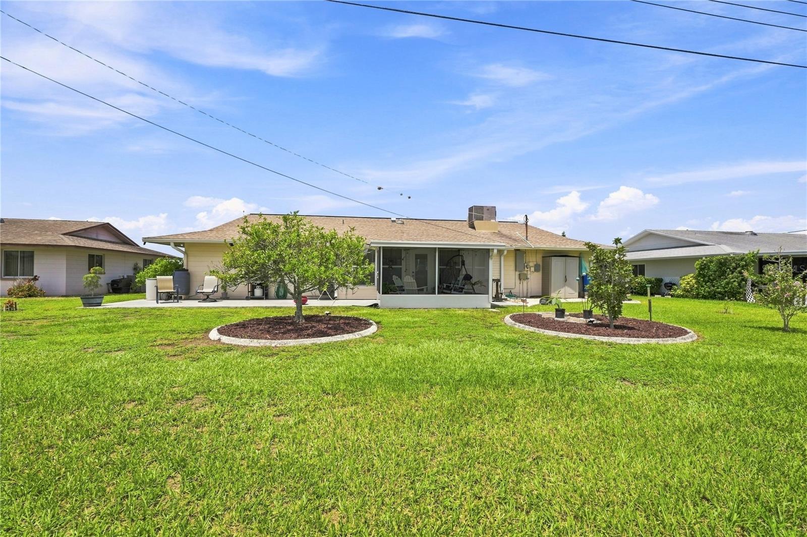 1405 HACIENDA DR