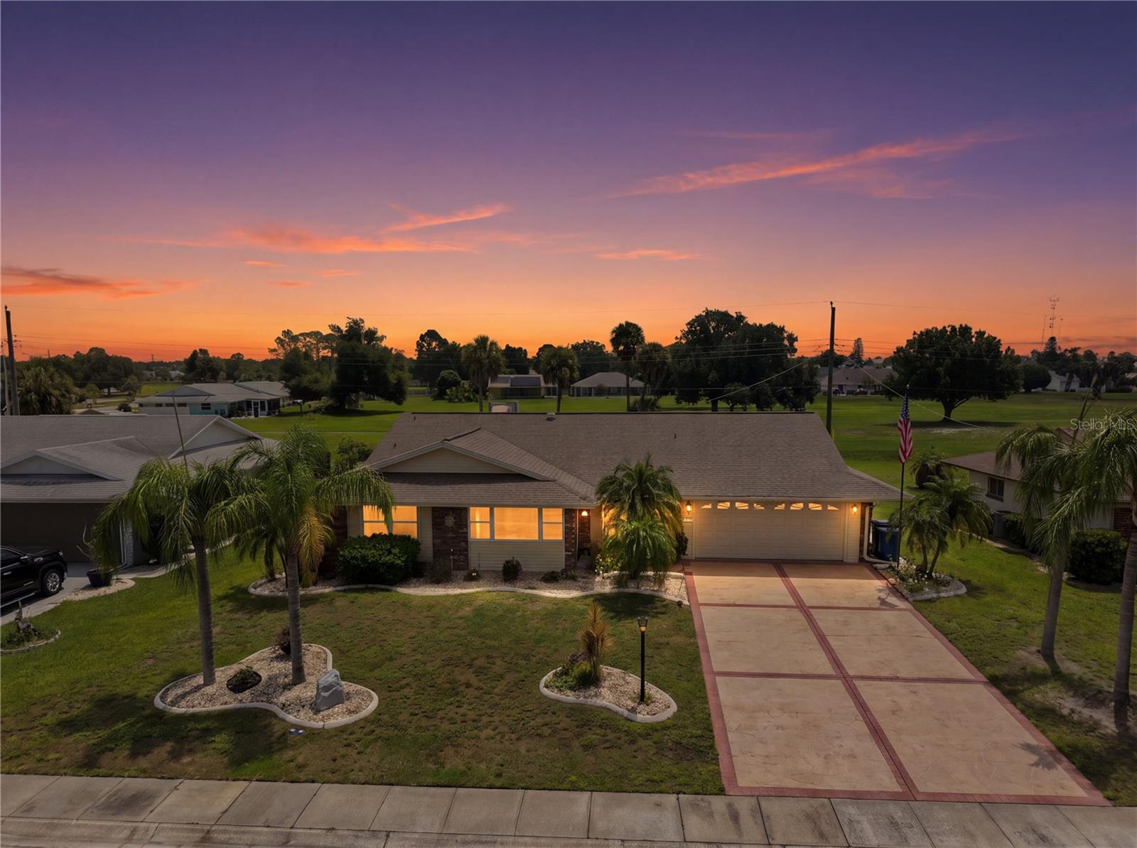 1405 HACIENDA DR