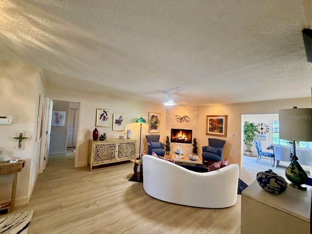 6512 KING PALM WAY