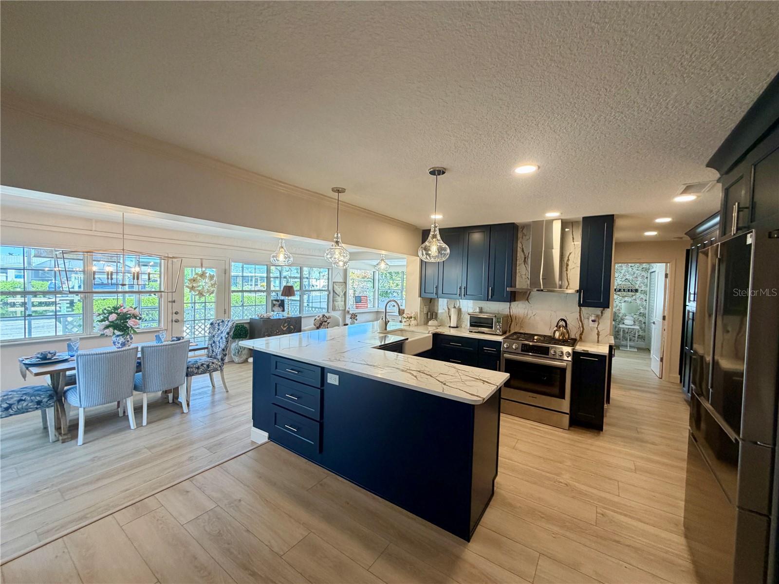 6512 KING PALM WAY