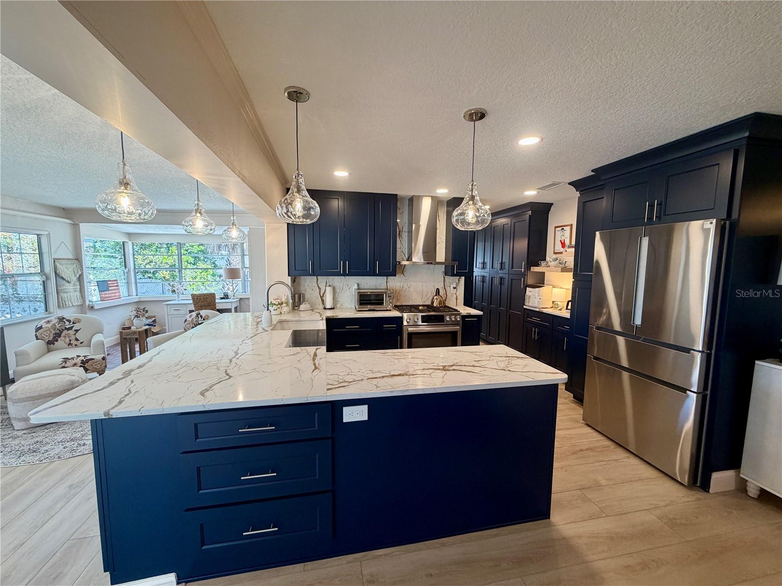 6512 KING PALM WAY