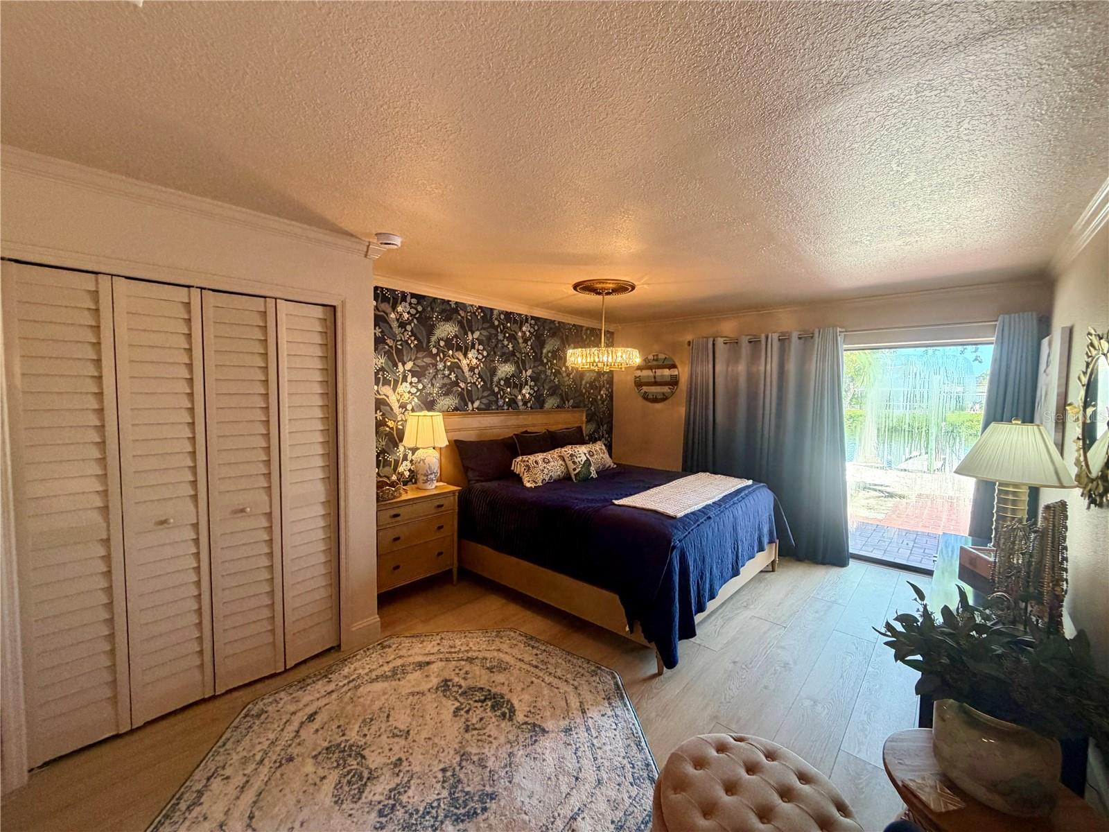 6512 KING PALM WAY