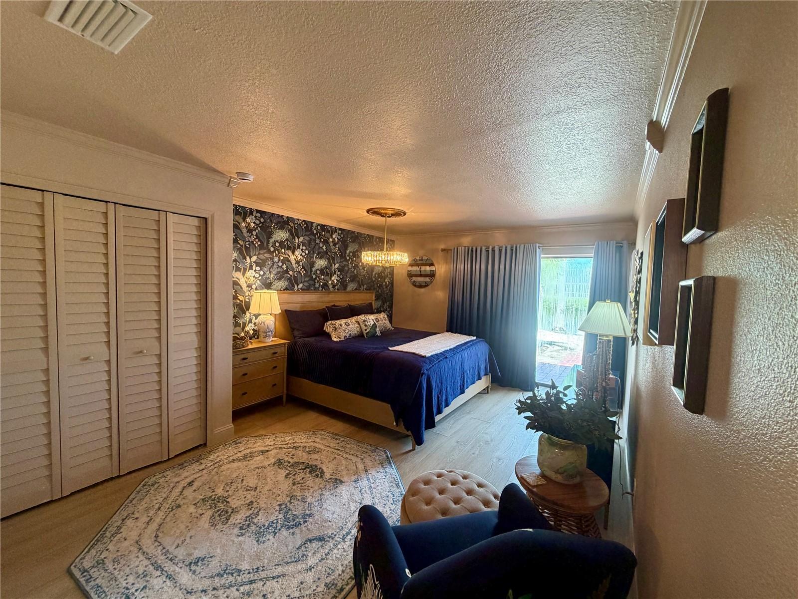 6512 KING PALM WAY