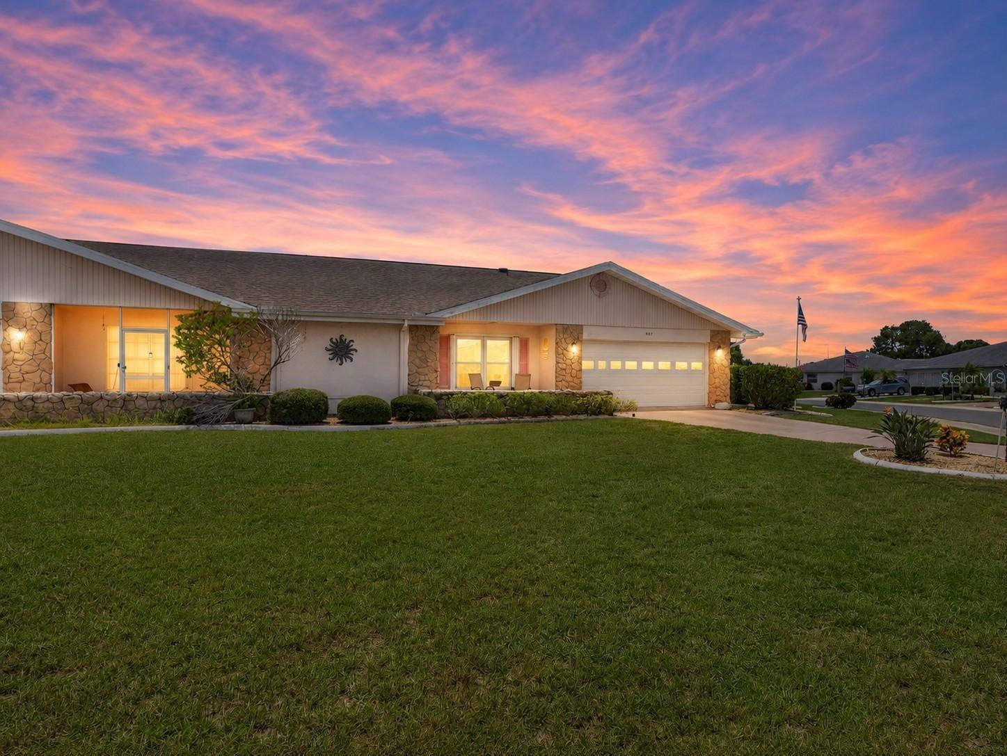 907 Bluewater Dr, Sun City Center