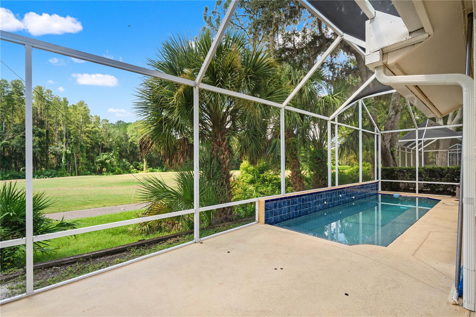 6005 FAIRWAY PALMS CT