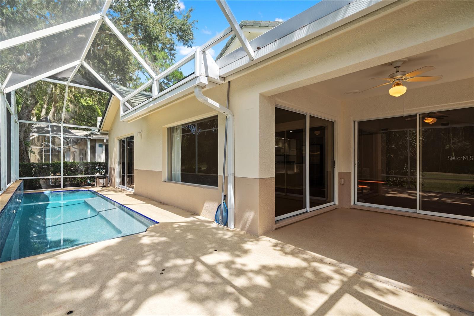 6005 FAIRWAY PALMS CT