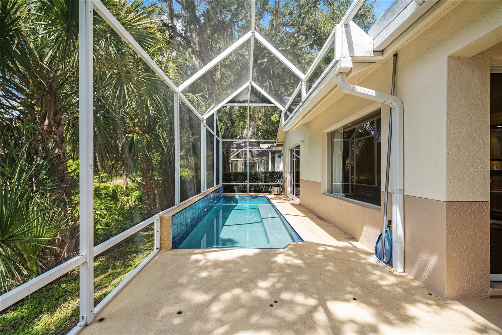 6005 FAIRWAY PALMS CT