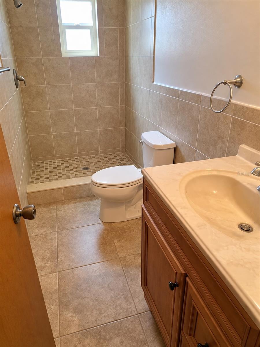 6123 HALIFAX DR