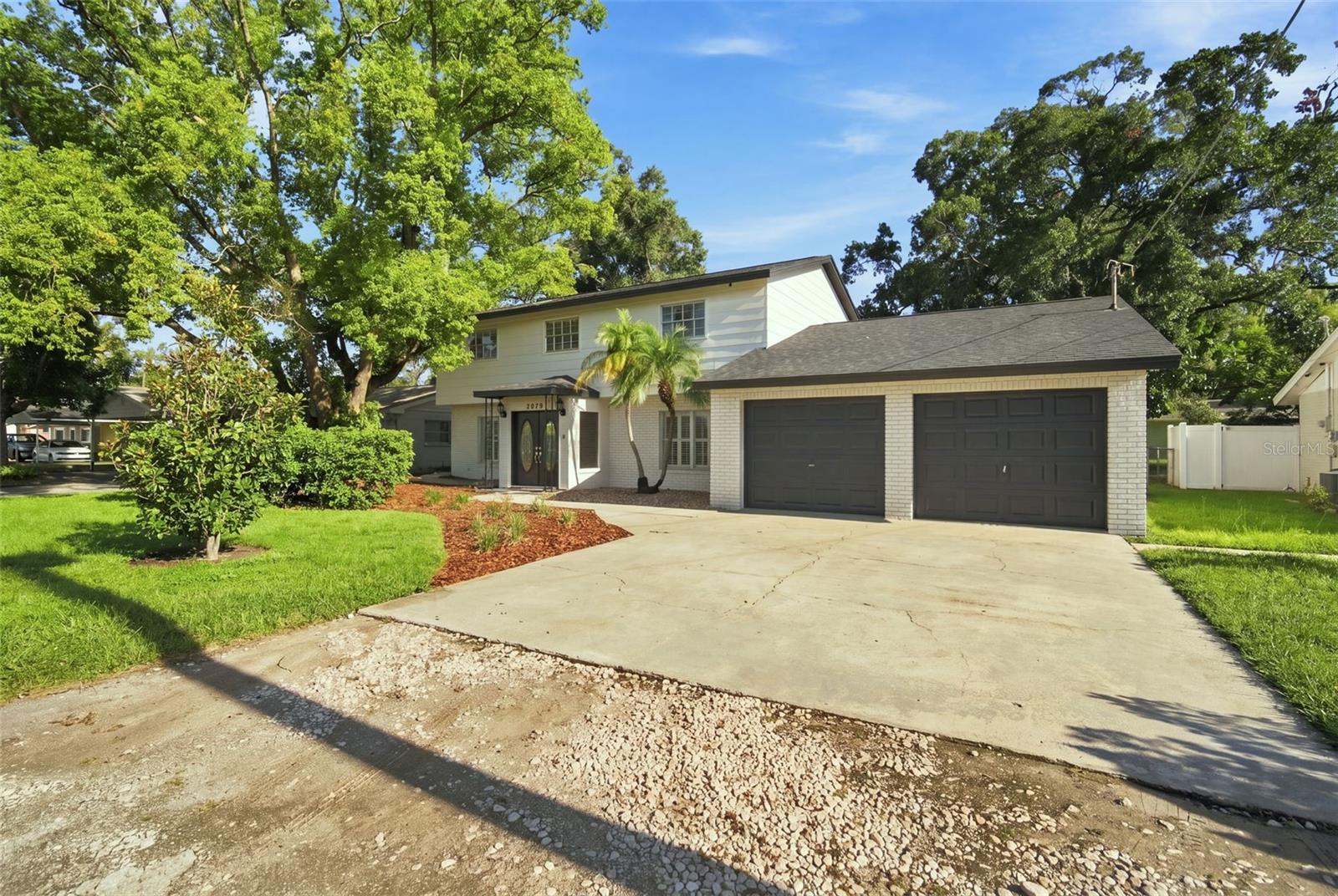 2705 SILVER LAKE AVE