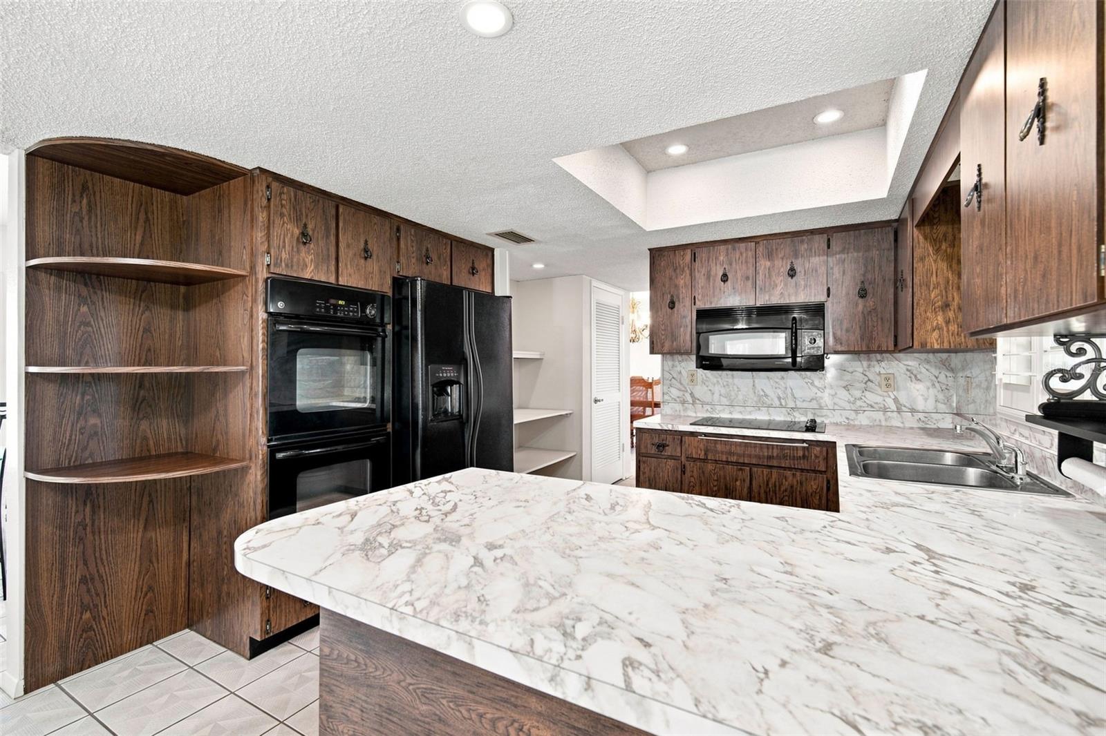 2705 SILVER LAKE AVE