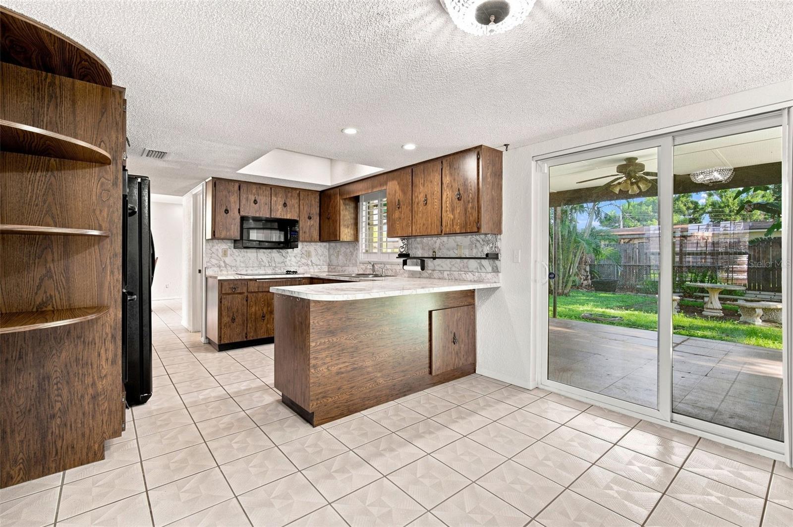 2705 SILVER LAKE AVE