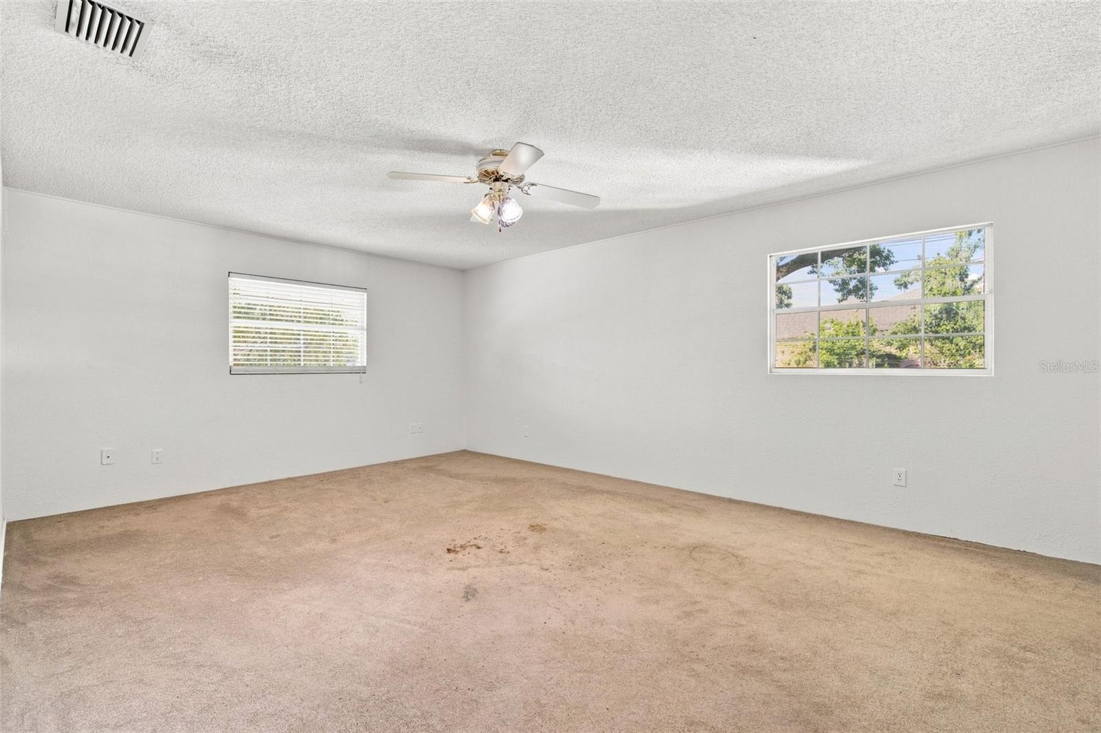 2705 SILVER LAKE AVE