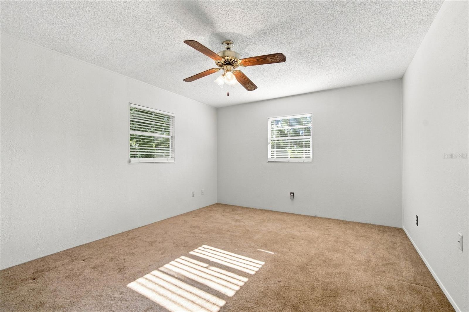 2705 SILVER LAKE AVE