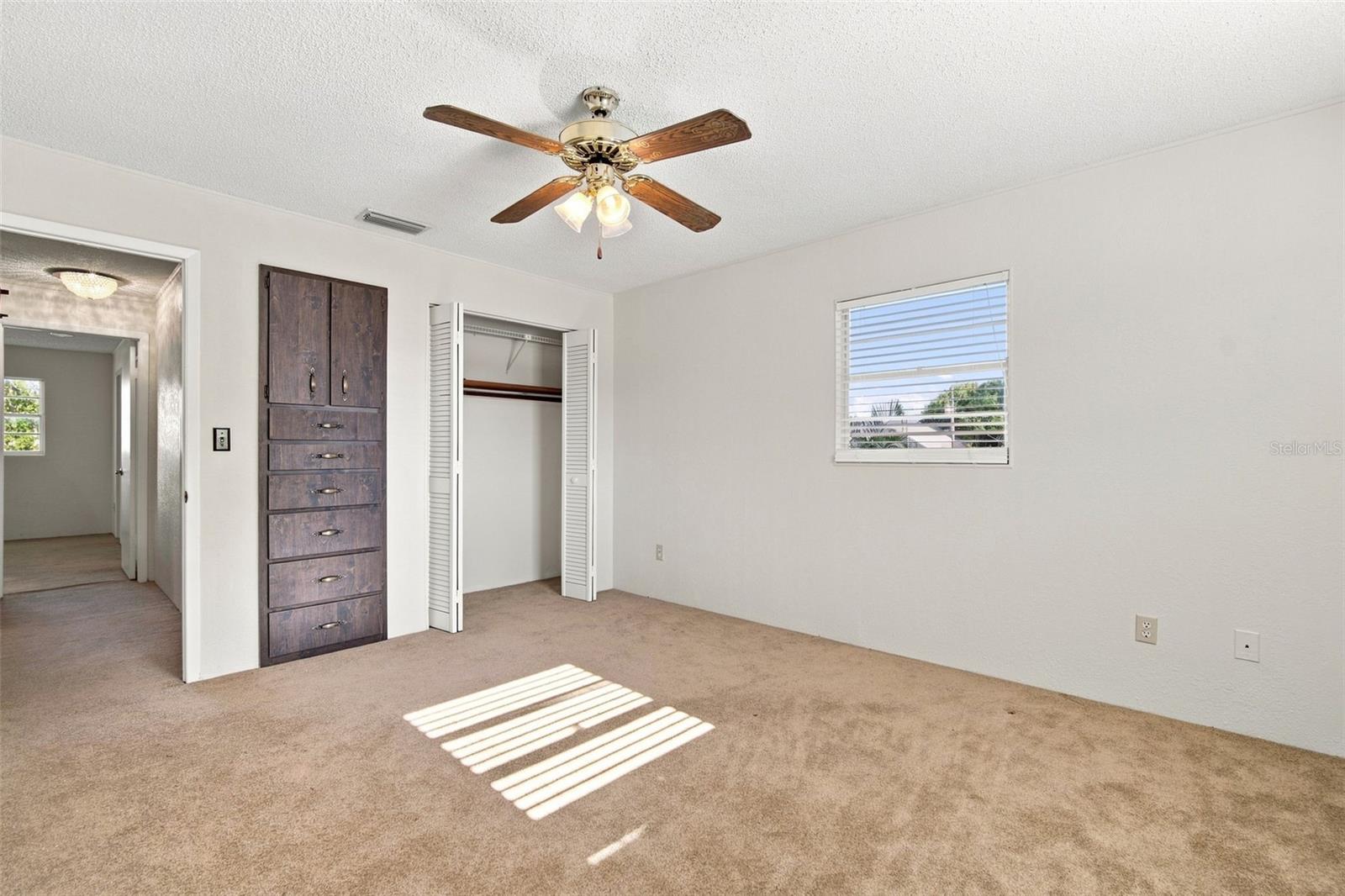 2705 SILVER LAKE AVE