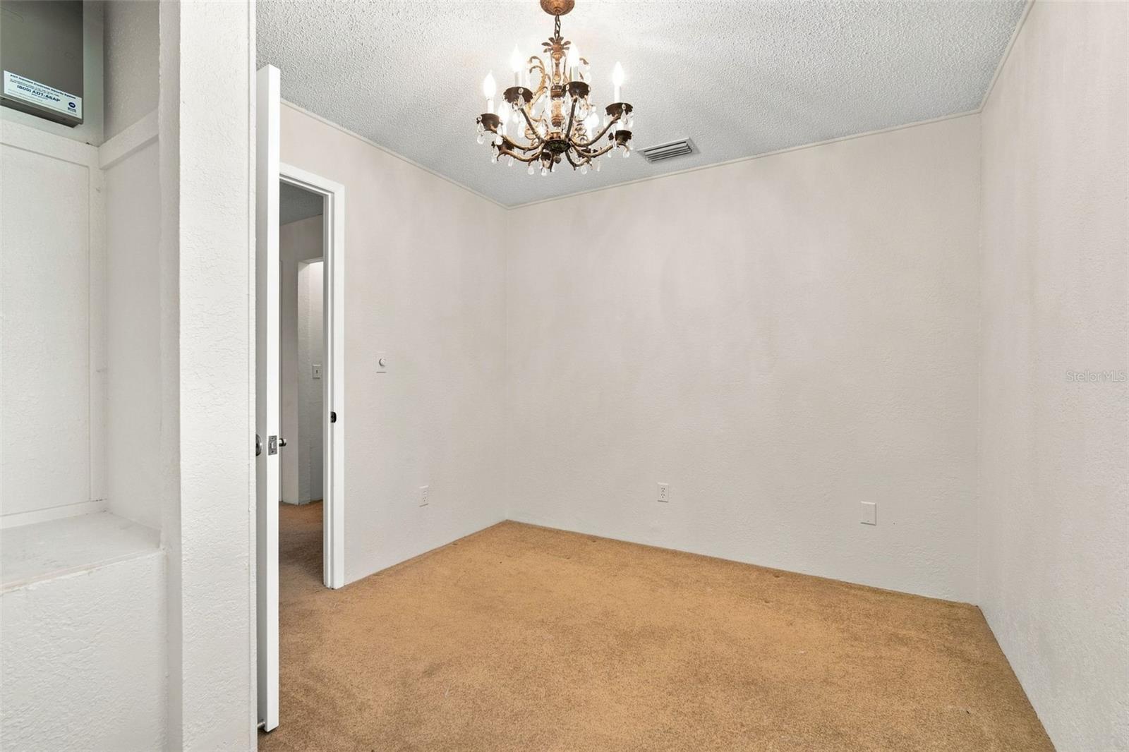 2705 SILVER LAKE AVE