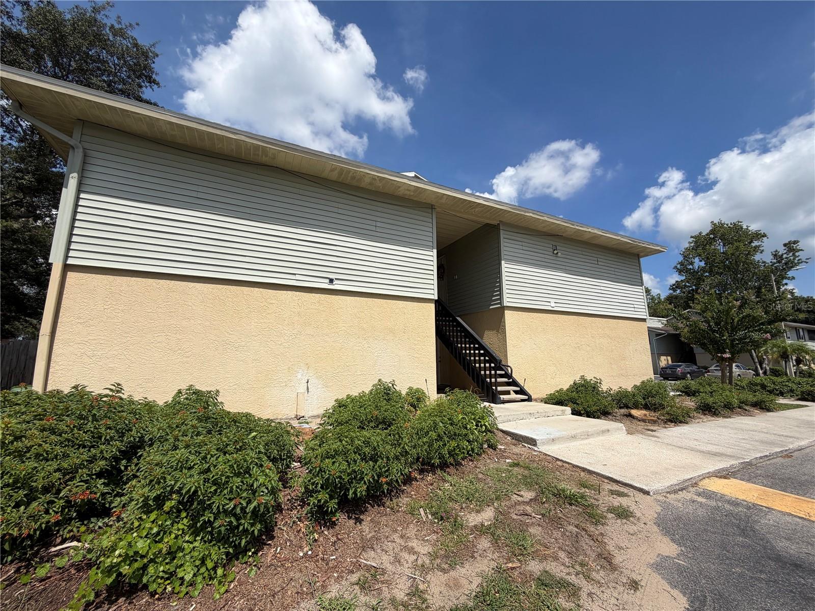 502 Golden Raintree Pl, Brandon