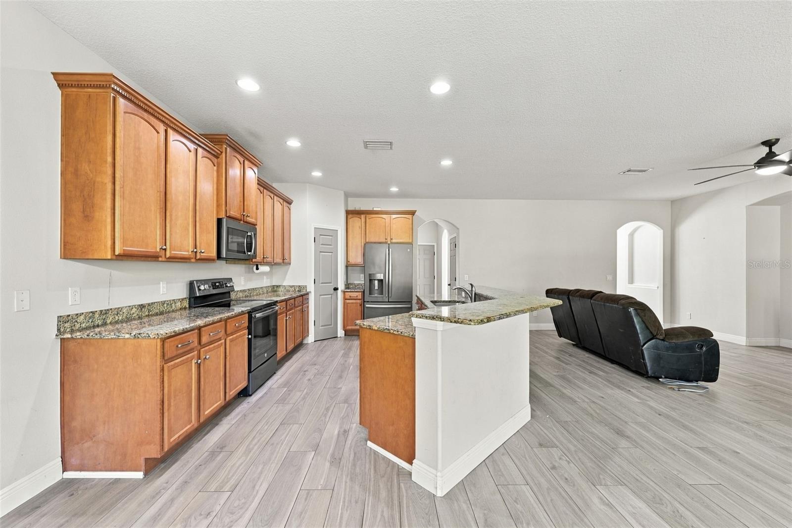 3403 WALDEN RESERVE DR