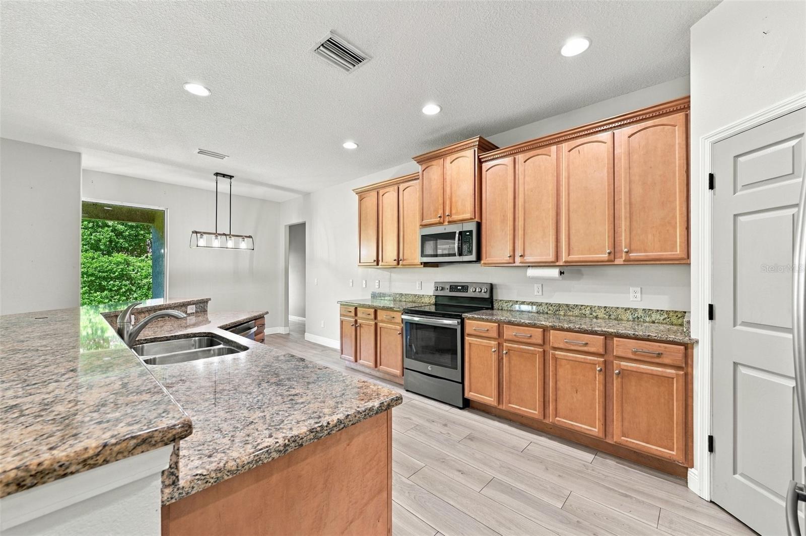 3403 WALDEN RESERVE DR