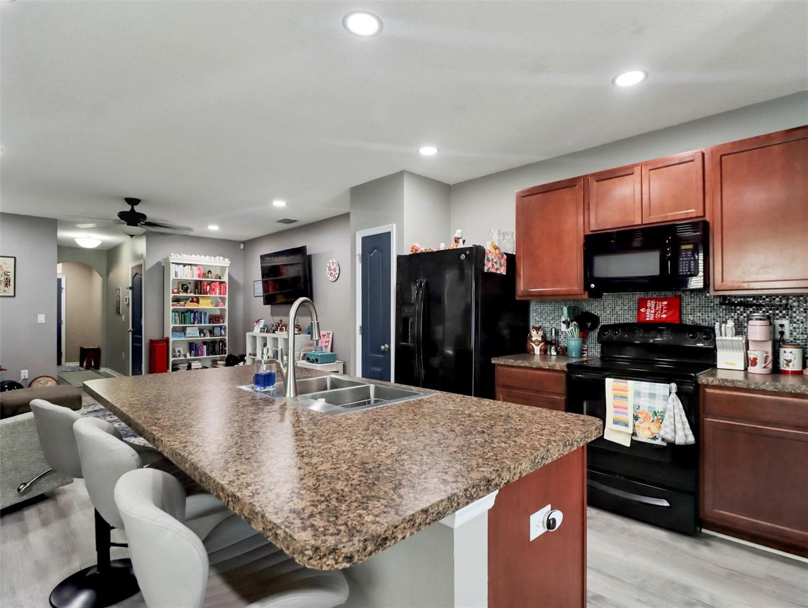 10408 WHISPERING HAMMOCK DR