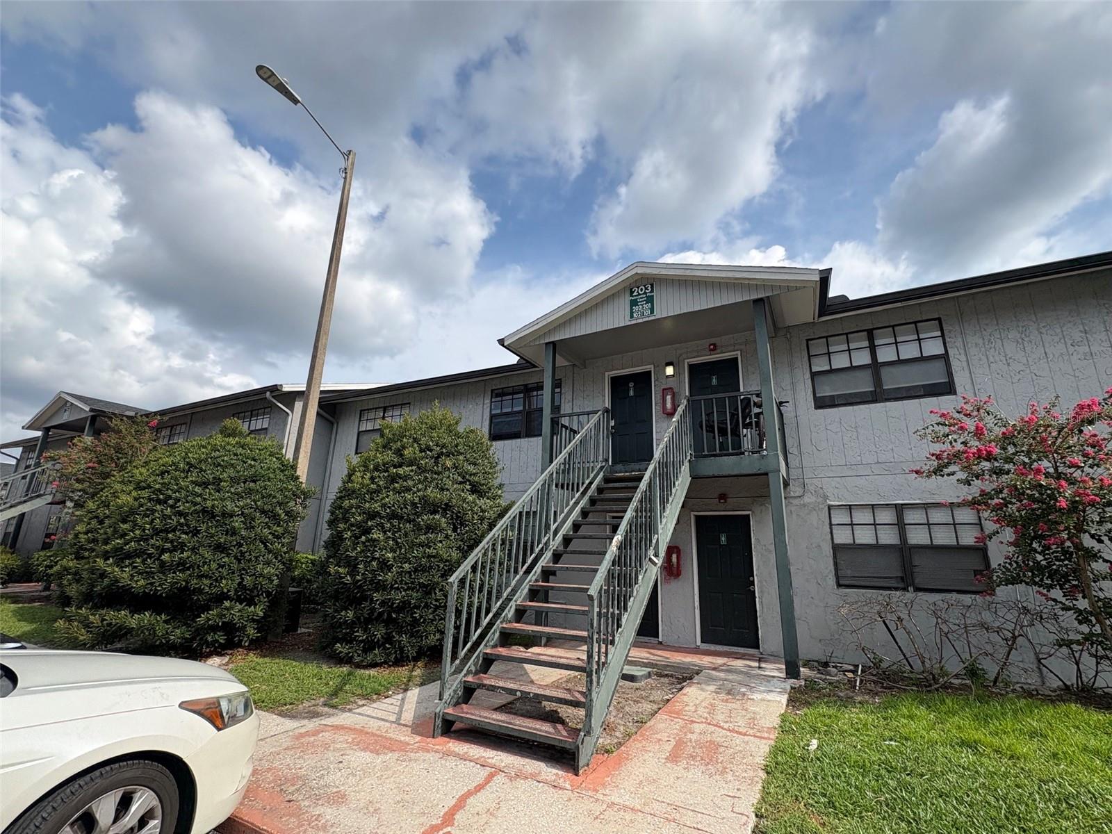 203 Poinsettia Pine Ct #102, Tampa