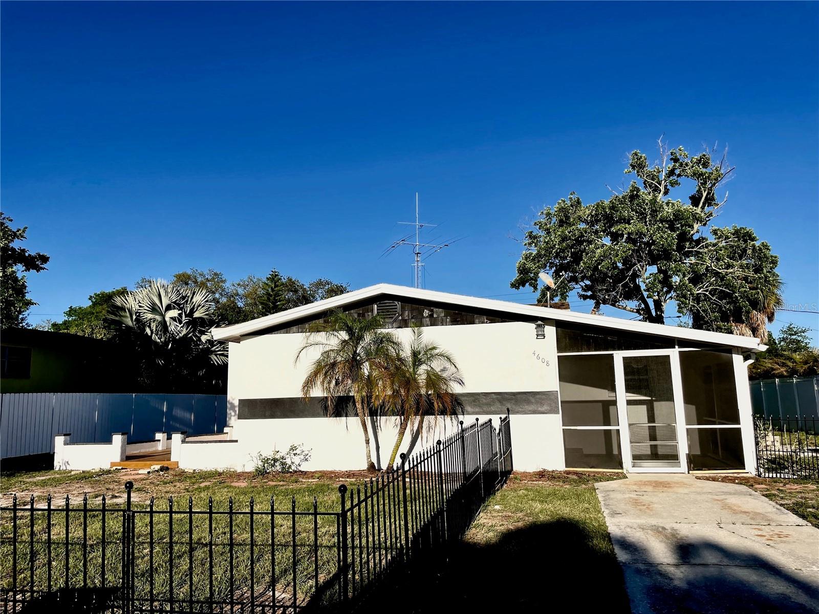 4608 S Hesperides St, Tampa
