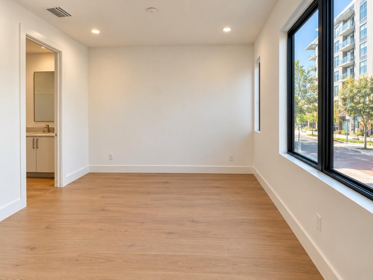 2117 N OLA AVE #3