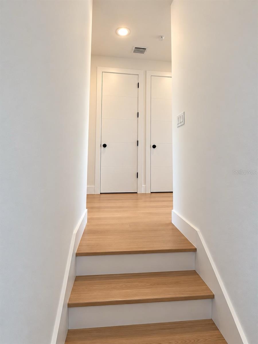 2117 N OLA AVE #3