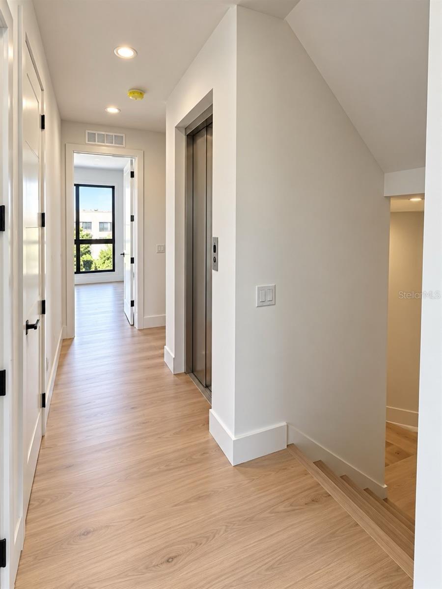 2117 N OLA AVE #3