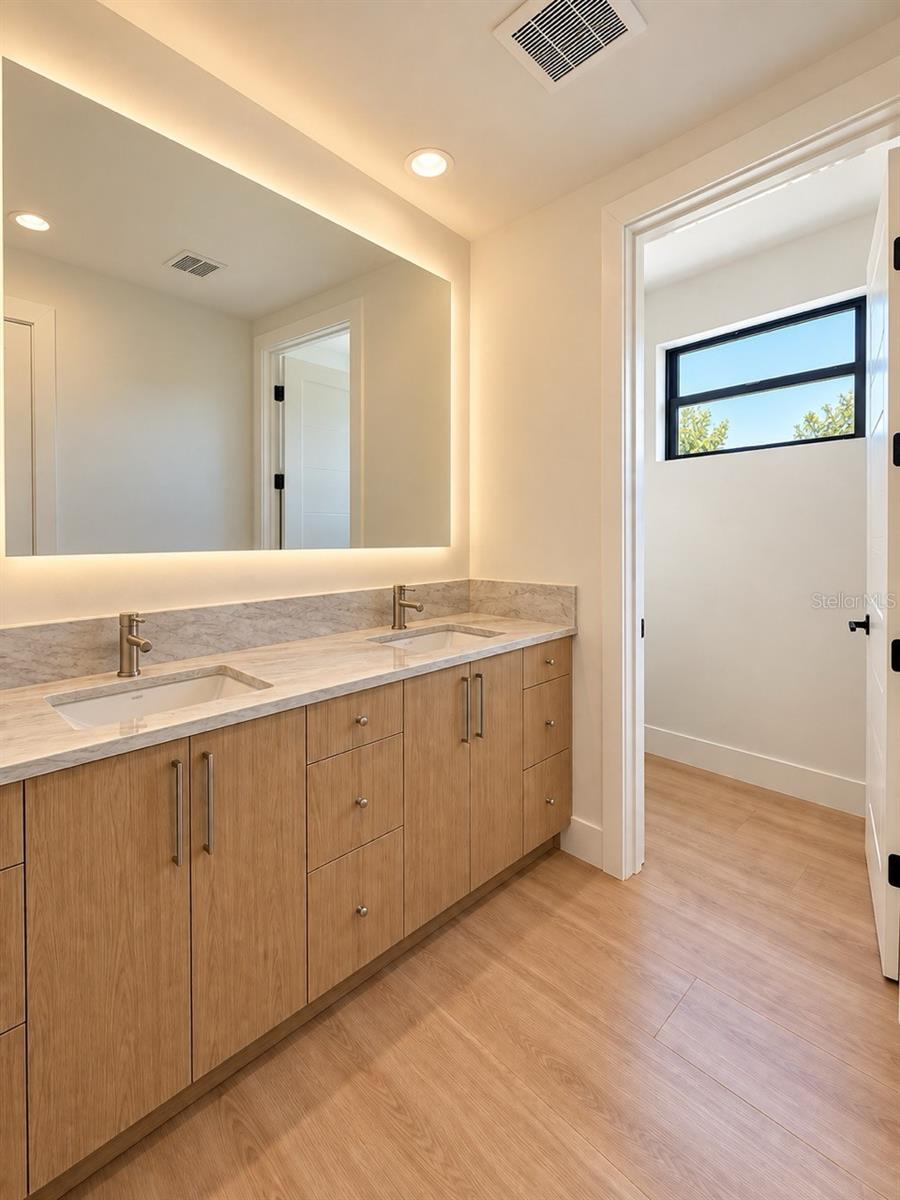 2117 N OLA AVE #3