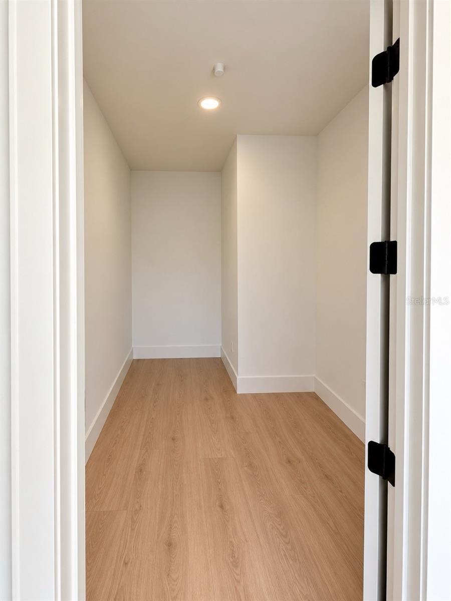 2117 N OLA AVE #3