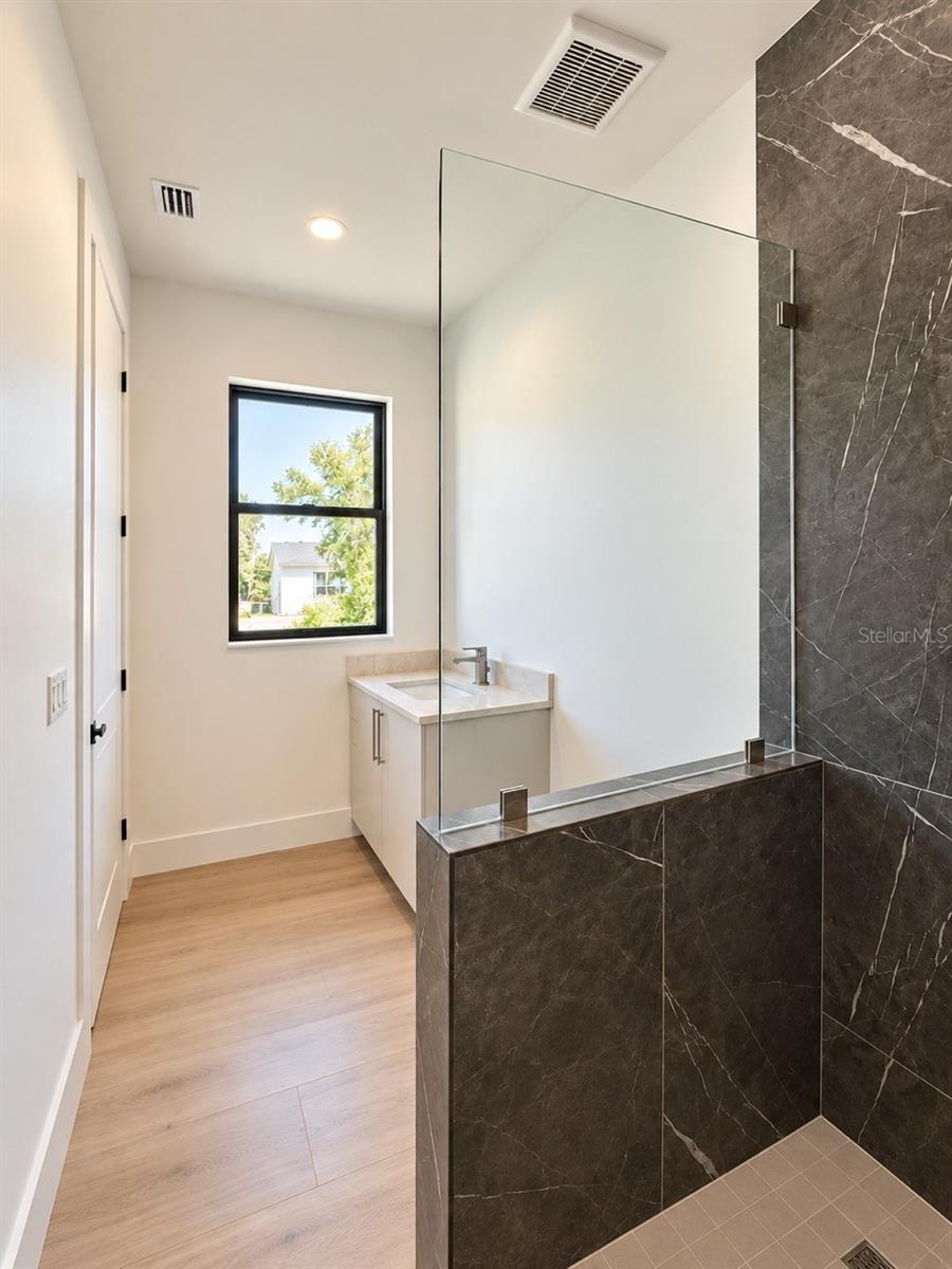 2117 N OLA AVE #3