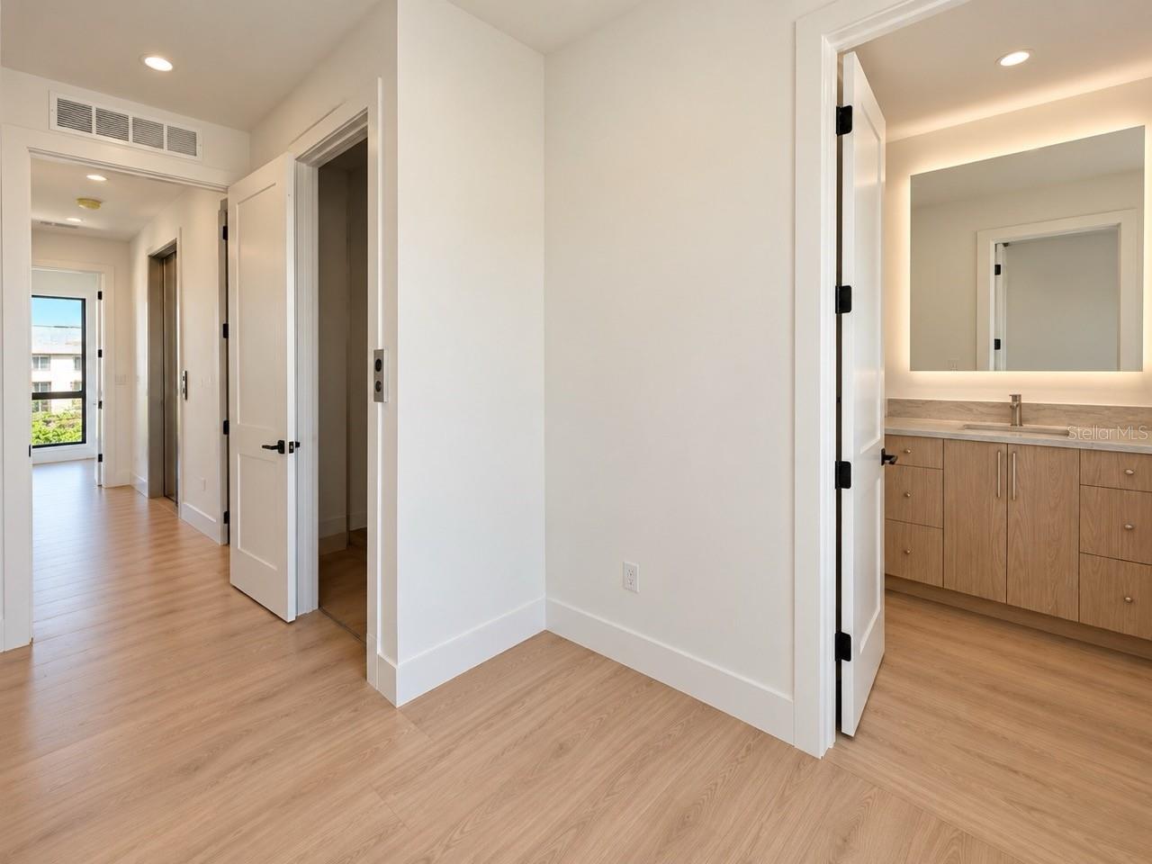 2117 N OLA AVE #3