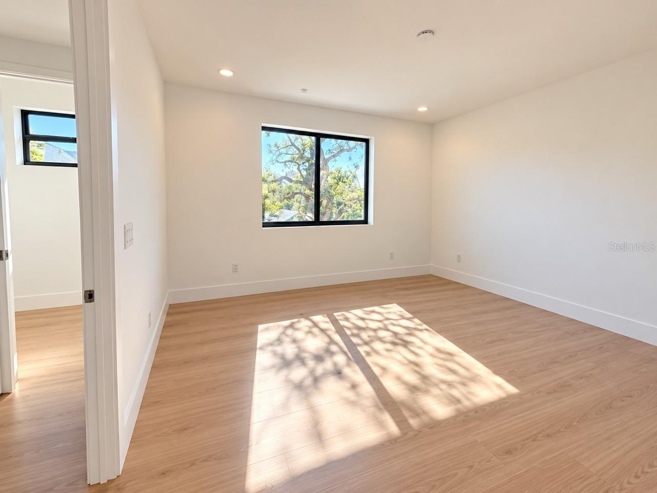 2117 N OLA AVE #3