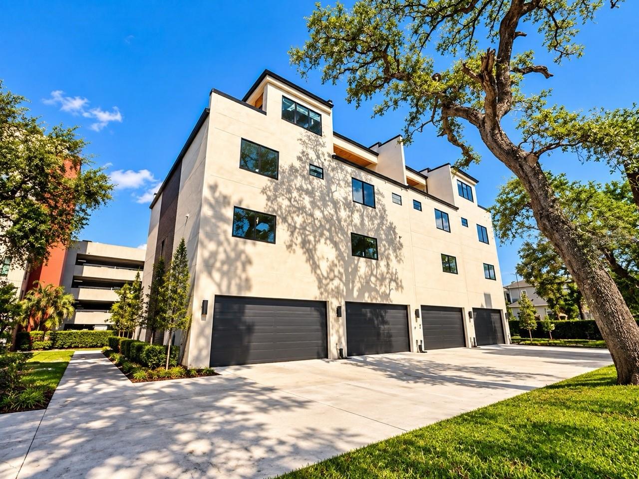 2117 N OLA AVE #3