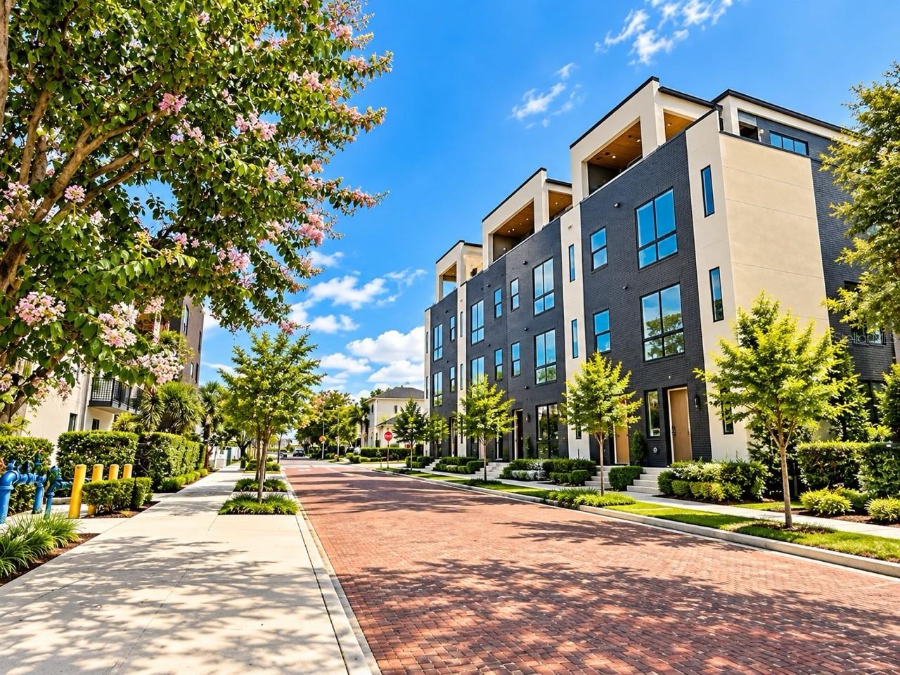 2117 N OLA AVE #3