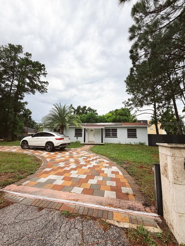 6504 N Packwood Ave, Tampa