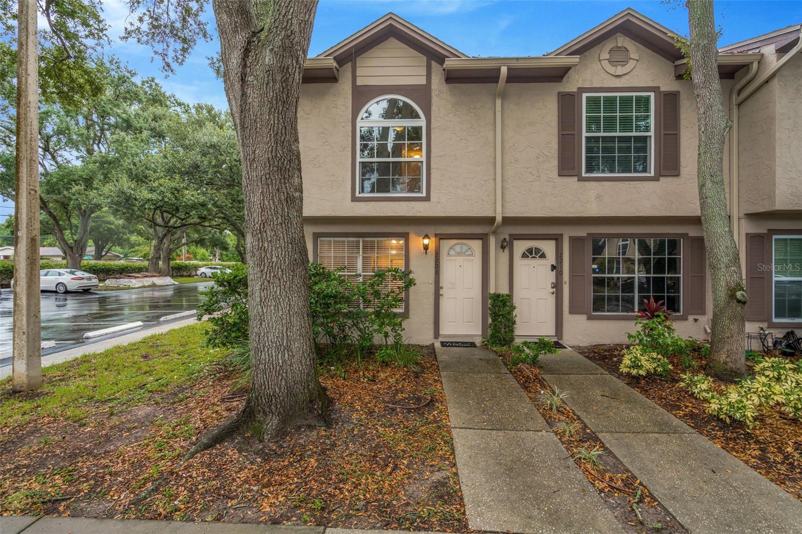 2208 Fletchers Point Cir, Tampa