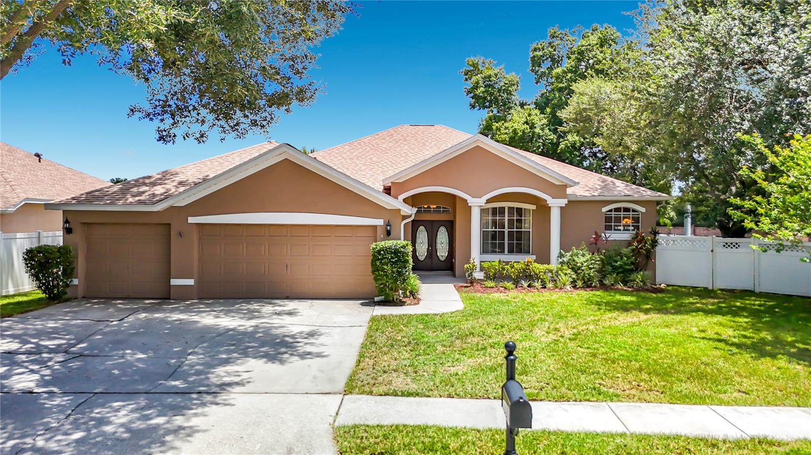 2866 Duncan Tree Cir, Valrico