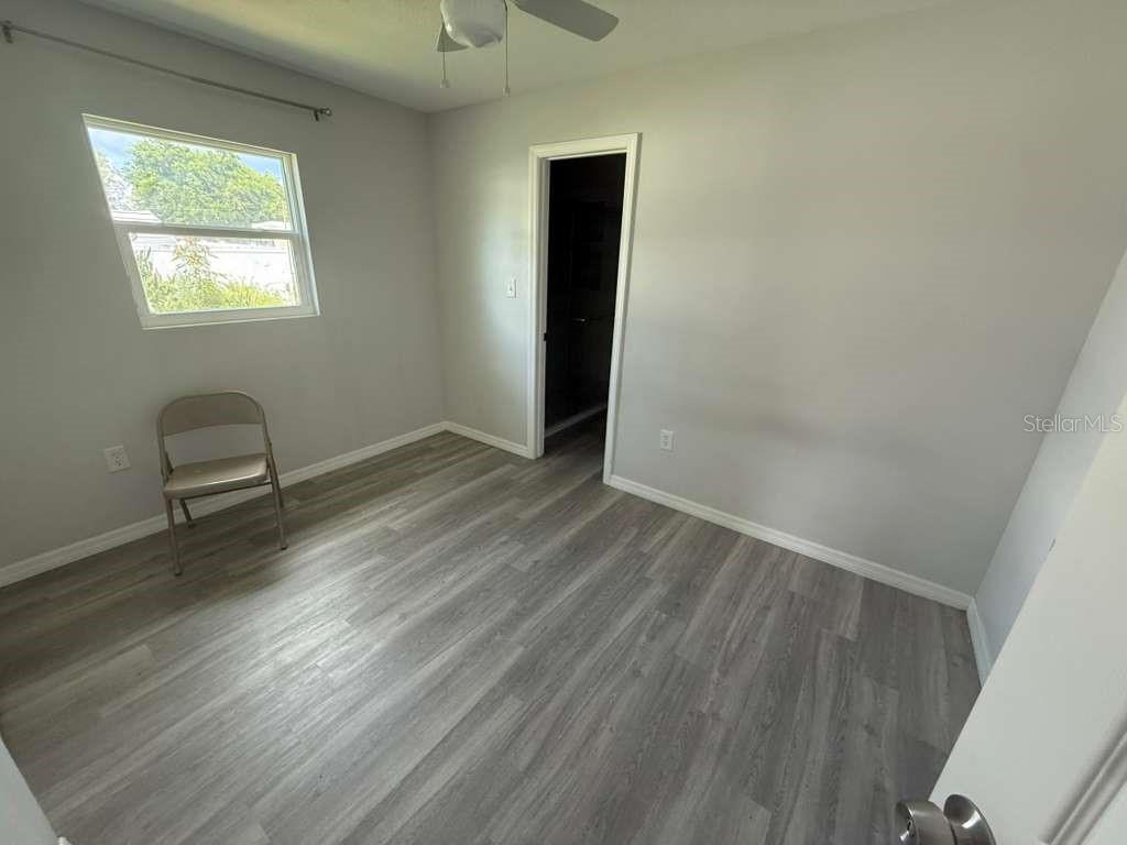 1402 4TH AVE NE